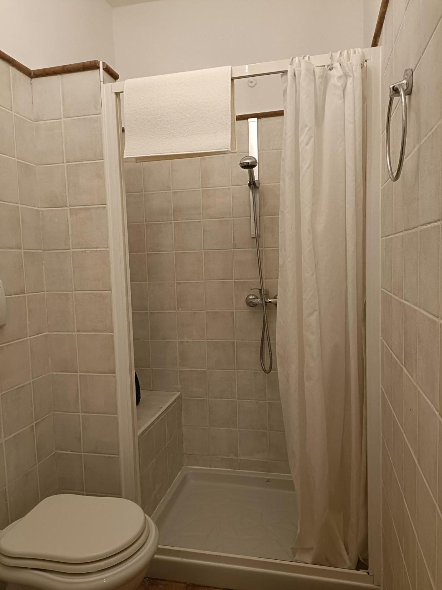 Garden Apartment 莱萨 外观 照片